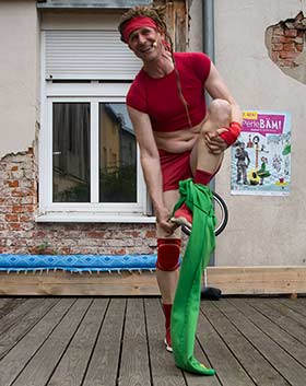 Ein Strip mit Djuggledy