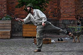 Performer Gilad Shabtay
