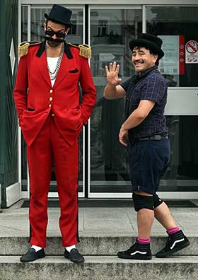 Zirkusdirektor Popowize und Mister Mostacho
